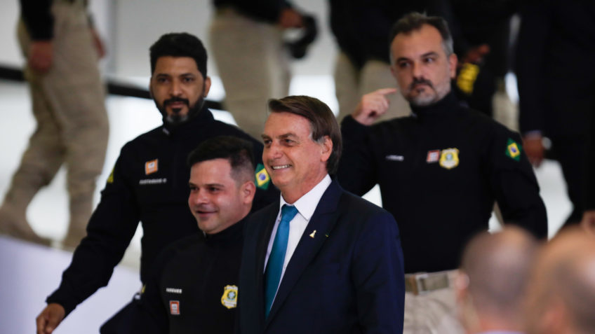 Bolsonaro sanciona programa habitacional para policiais