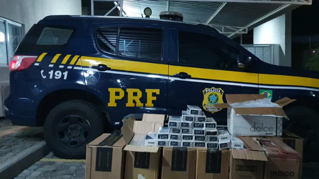 PRF prende homem com mais de 6 mil maços de cigarros contrabandeados no carro no interior do RN