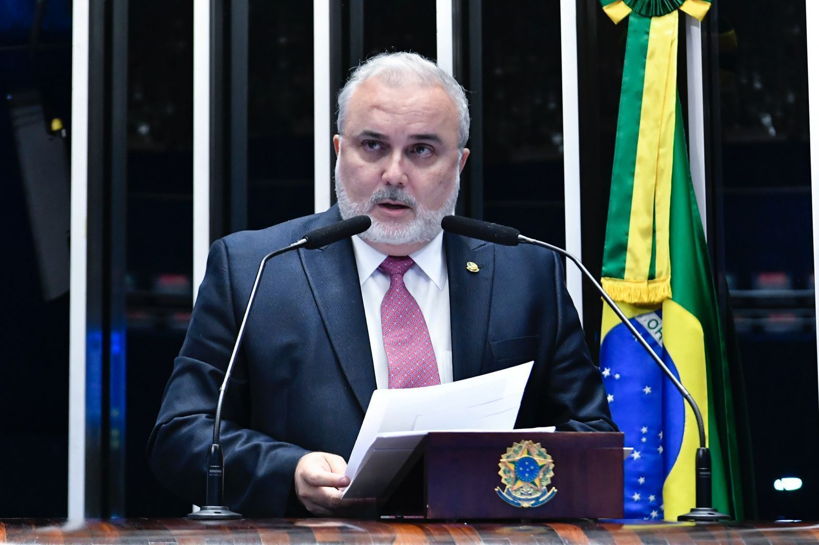 Senador do RN apresenta mais um pedido de impeachment contra Bolsonaro