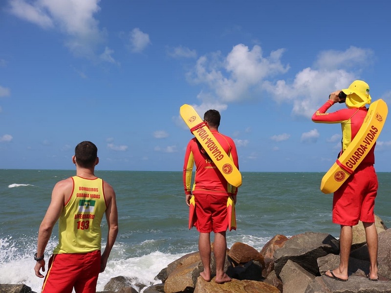 Corpo de Bombeiros do RN registra 72 salvamentos na praia de Pipa