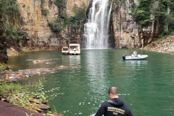 Mulher de 50 anos tem rosto dilacerado na tragédia de Capitólio