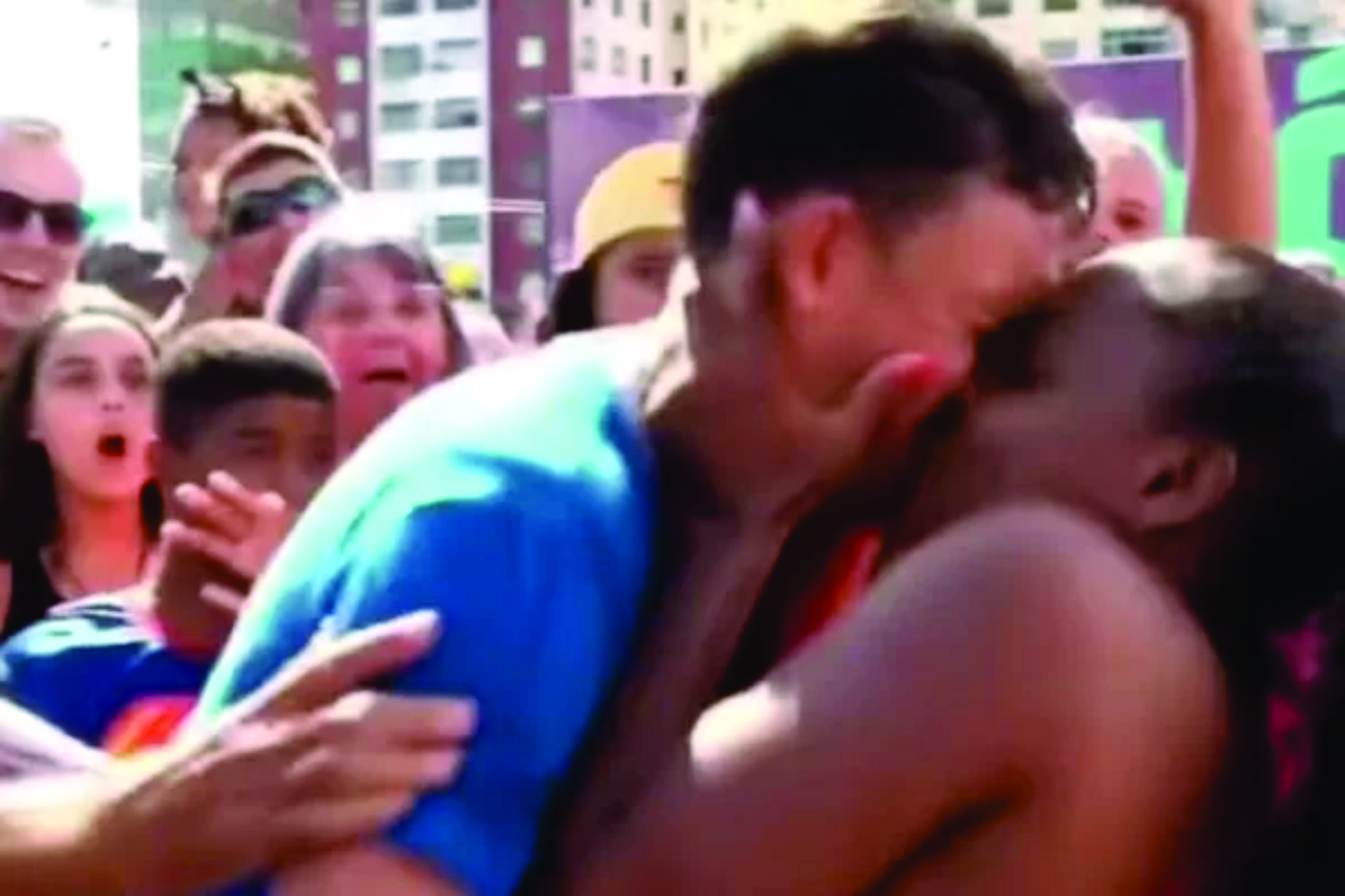 Repórter beijado “a força” no Carnaval diz que não foi assédio