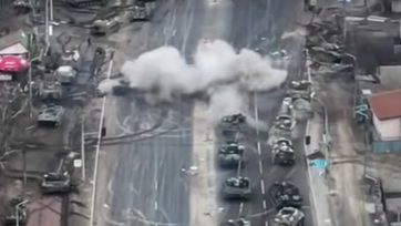 [VIDEO] Cenas incríveis: Tanques russos são alvo de emboscada ucraniana