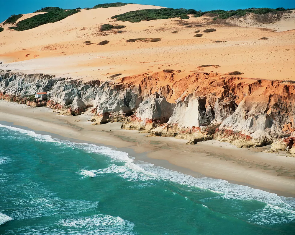 Turista morre em acidente com tirolesa de Canoa Quebrada, no litoral do Ceará