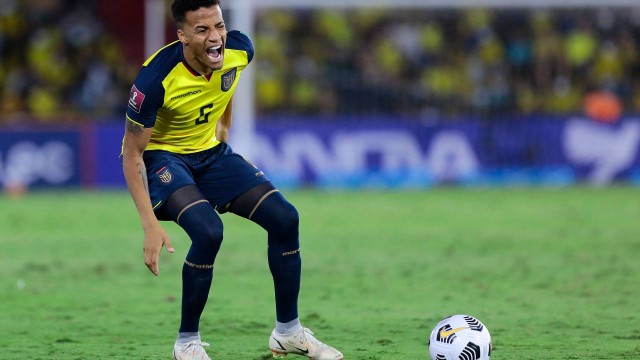 Equador explica ausência de pivô de polêmica em lista final da Copa: "Risco de novas punições"