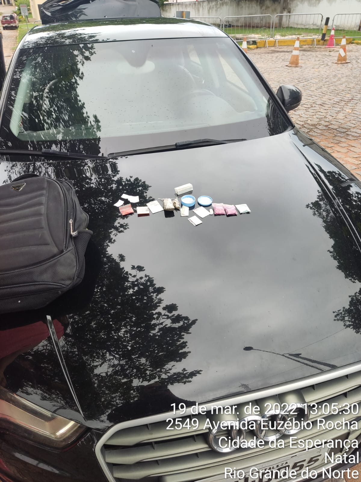 Com carro blindado e drogas, suspeito de integrar facção criminosa tenta subornar PM na Grande Natal