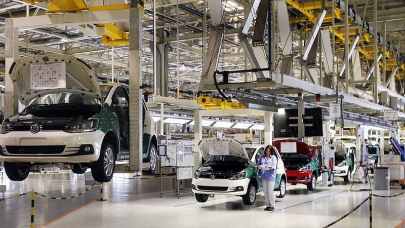 Volkswagen suspende produção de carros no Brasil por 'estagnação do mercado'