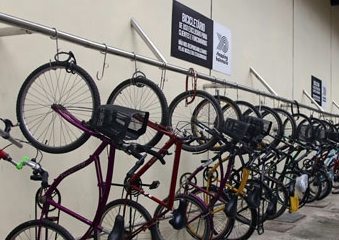 VÍDEO: Morador furtava bicicletas de dentro do próprio condomínio