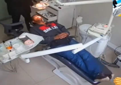 [VIDEO] Merece uma medalha: PM reage a assalto no consultório do dentista e rende bandidos