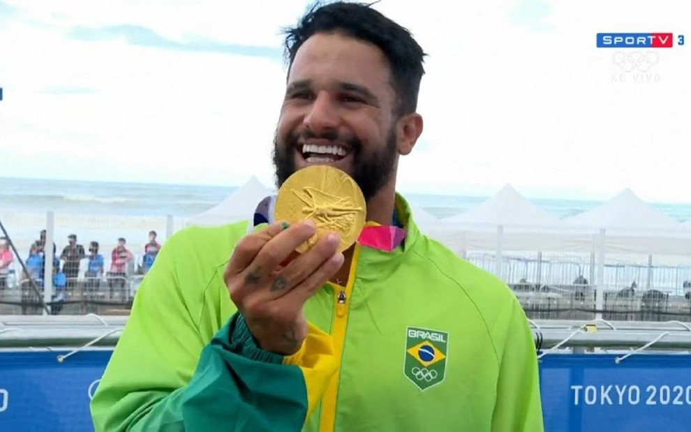 Ítalo Ferreira concorre a prêmio 'Atleta da Torcida' pelo COB; veja como votar no potiguar