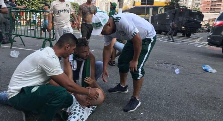 Em briga generalizada, torcedor do Palmeiras é baleado e morto; agente penitenciário