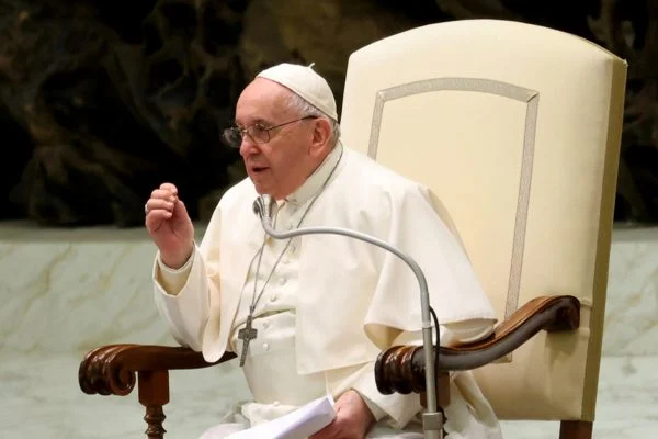 Papa Francisco envia condolências a Bolsonaro pela morte da mãe