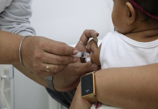 Sesap recomenda que postos de vacinação tenham horário estendido nesta segunda-feira