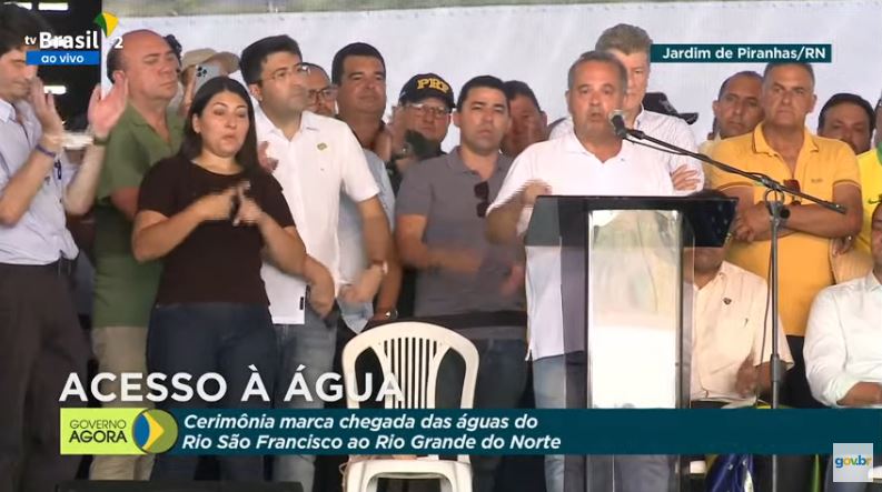 [VÍDEO] Ministro cita o pai e chora ao falar sobre a chegada das águas do São Francisco no RN