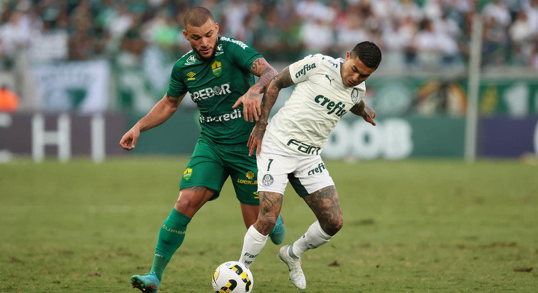 Em jogo inspirado de Walter, campeão Palmeiras empata com o Cuiabá