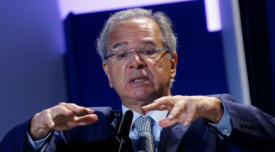 Ministro Paulo Guedes defende teto para impostos sobre combustíveis