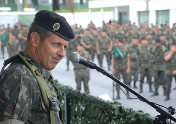 Quem é o general Tomás Miguel Ribeiro Paiva, novo comandante do Exército