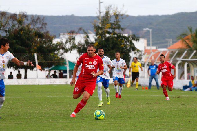 Parece mentira, mas Wallace Pernambucano foi o "Bola Murcha" do jogo