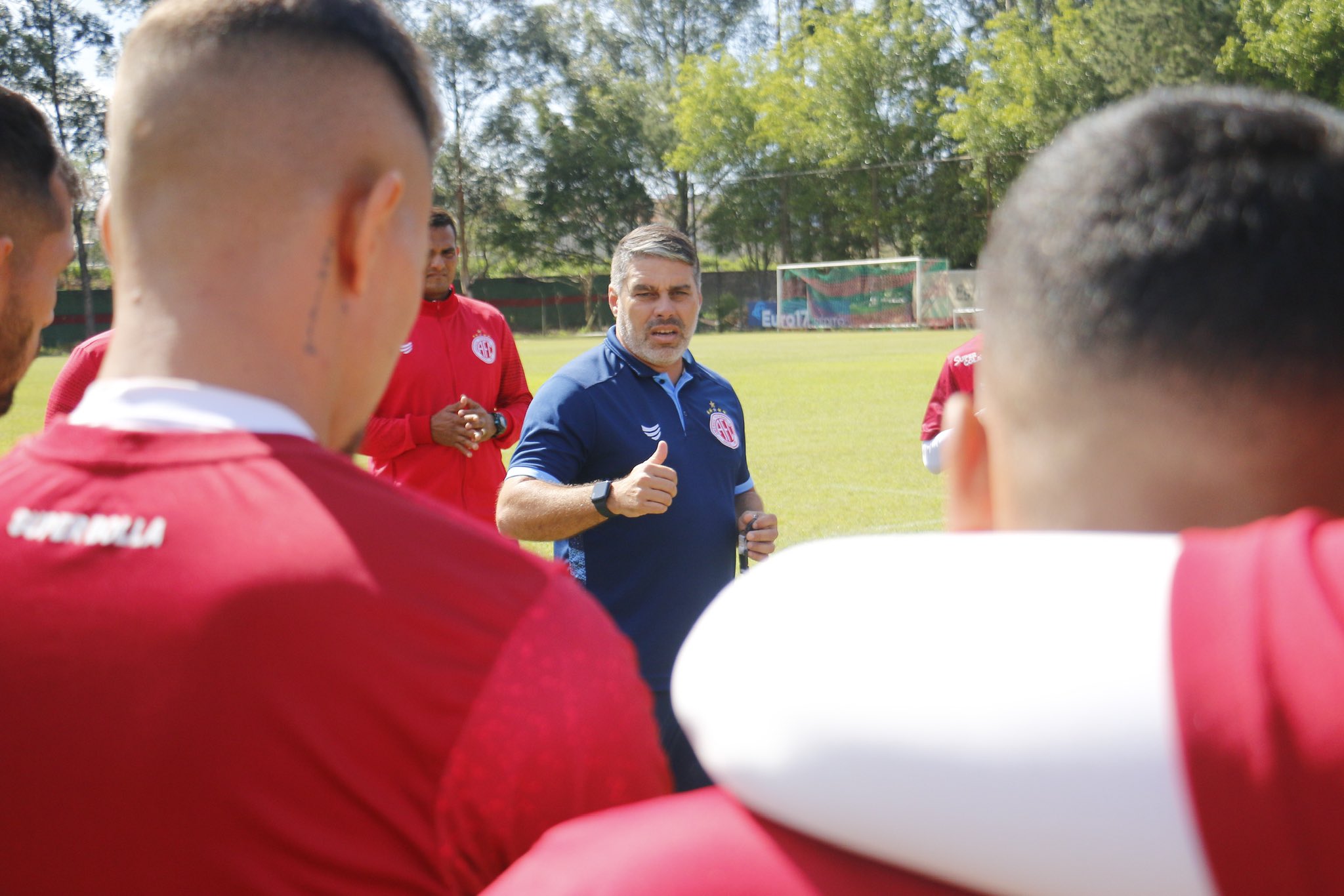 Curtinhas: América pronto, caros e fracos, nada de agradecimentos ao ABC e mais