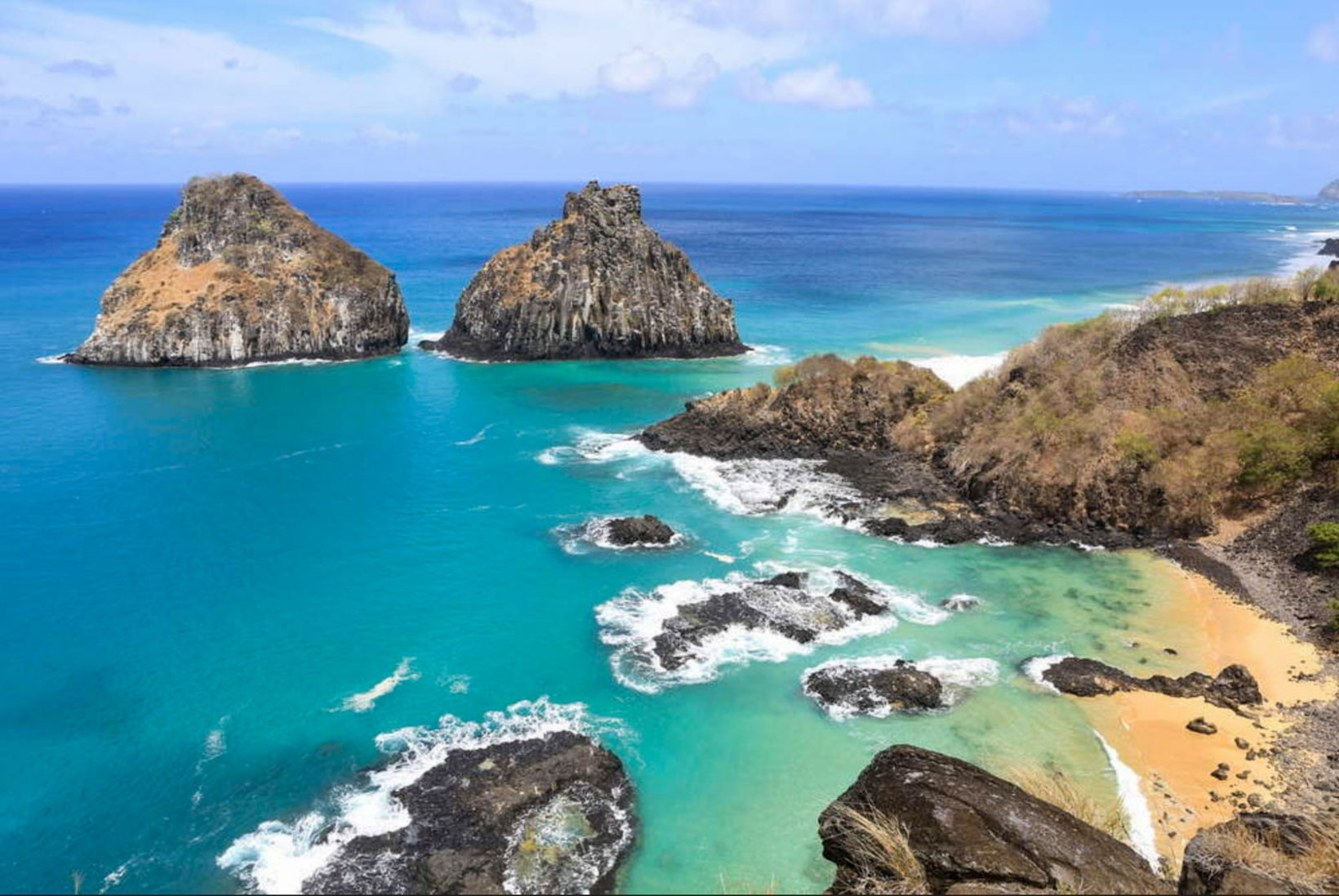 Restrição de pousos deixa turistas 'presos' em Fernando de Noronha