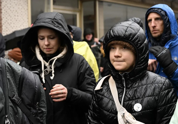 Greta Thunberg é presa com grupo de ativistas na Alemanha