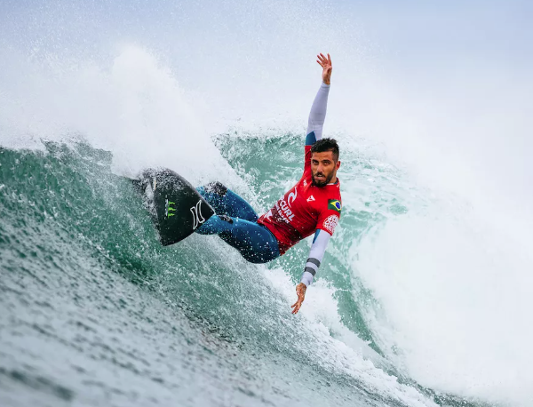 Mundial de Surfe: Brasil coloca quatro representantes na semifinal pela primeira vez