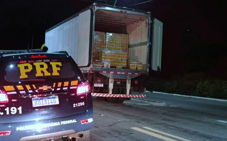 Mais de 41 mil latas de cerveja sem documentação fiscal são apreendidas pela PRF no RN