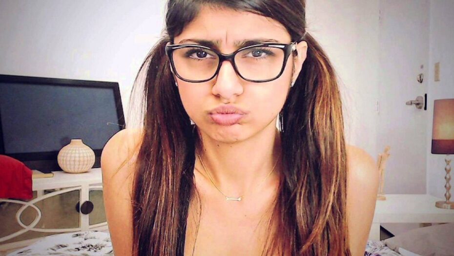 Após pedido da Ucrânia, ex-atriz pornô Mia Khalifa dá receita de coquetel molotov nas redes sociais