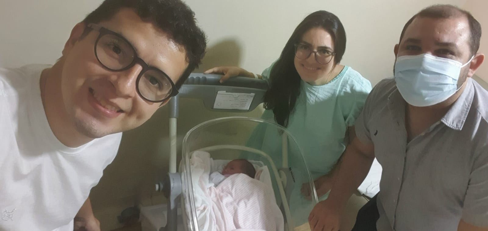 Bebê nasce dentro de elevador em condomínio de Natal