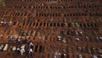 Brasil tem 2º menor número de óbitos em 24h por Covid do ano