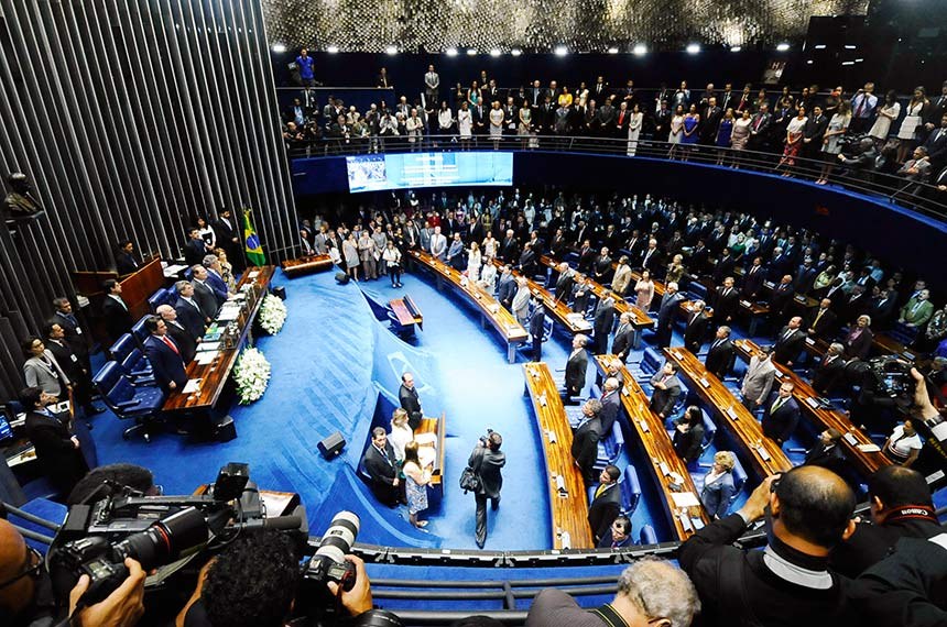 Senado aprova desoneração da folha de pagamentos até 2023; texto vai à sanção