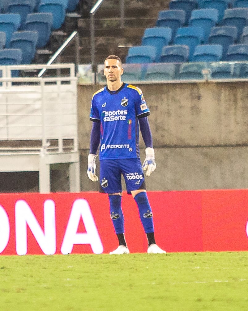 Goleiro do ABC passa por cirurgia e vira mais um desfalque na Série B