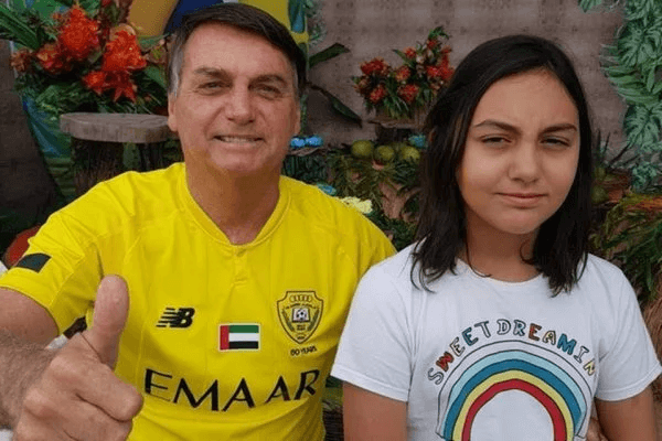 Filha de Bolsonaro entrará em colégio militar sem passar por seleção