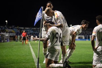 Curtinhas: Gramado é preocupação, os reclamões do ABC, camisa 96,  Mídia do Flu, Botafogo e mais