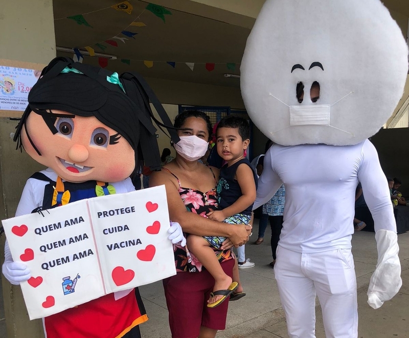 "Zé Gotinha bombado" de Natal viraliza após foto em campanha de vacinação contra o sarampo