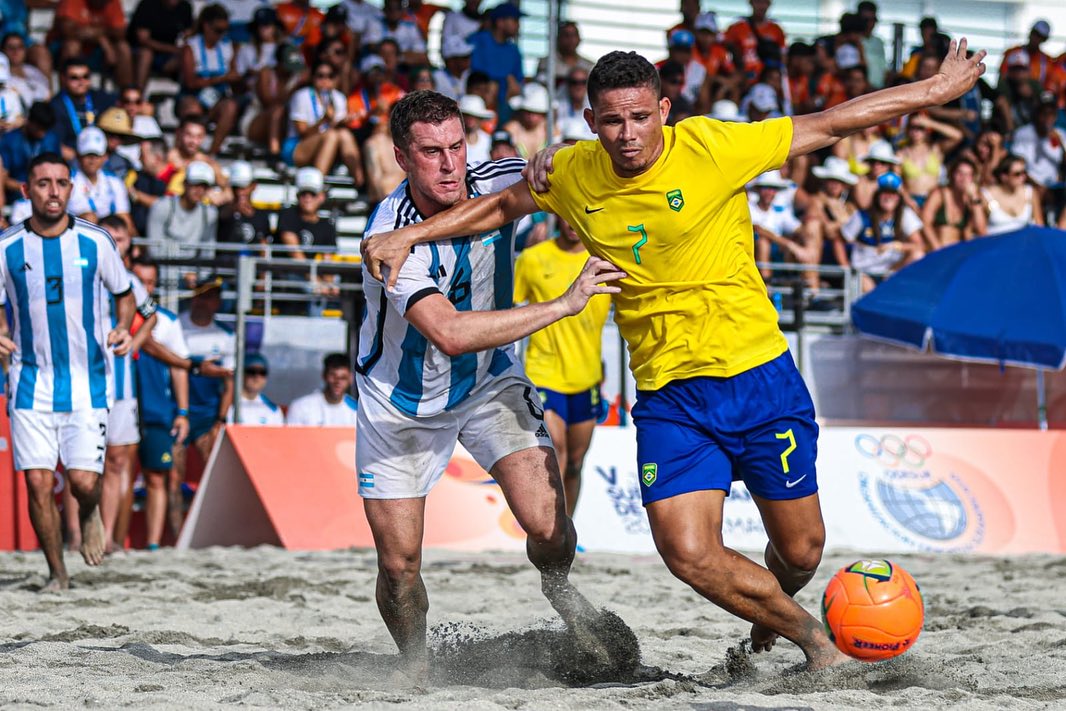 Com gols de potiguar, Brasil vence Argentina nos jogos Sul-Americanos de Praia