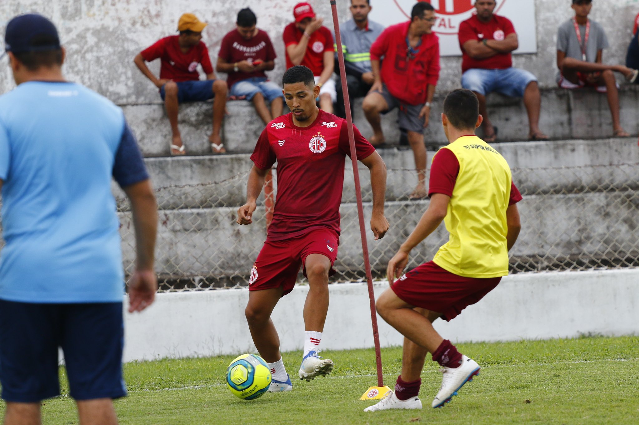 A "sinuca de bico" dos clubes potiguares na janela de transferência