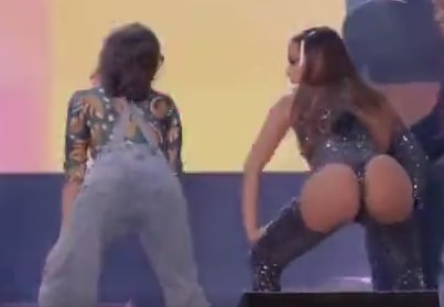 [VÍDEO] Senhora potiguar sobe em palco e surpreende Anitta com rebolado