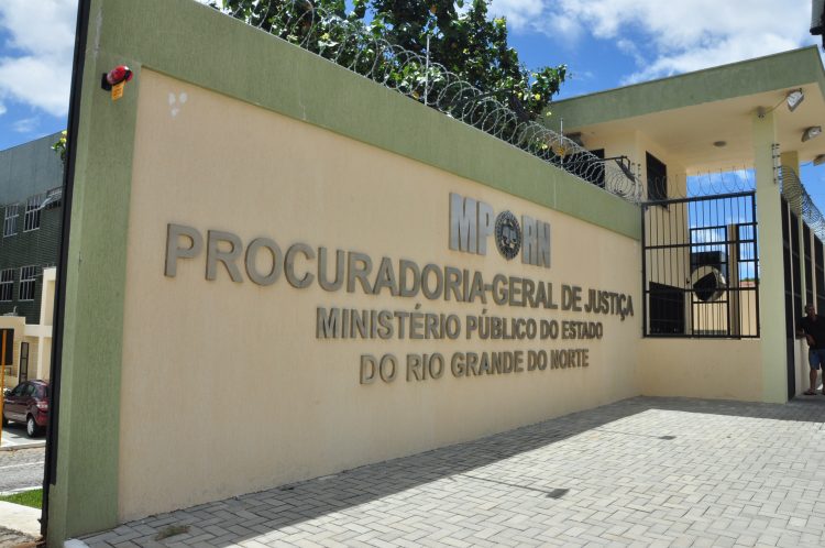 MP arquiva apuração de envolvimento de prefeito do RN e deputado estadual com esquema ilegal de seguros