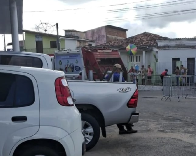 Motorista de caminhão do lixo morre atropelado pelo próprio veículo no RN