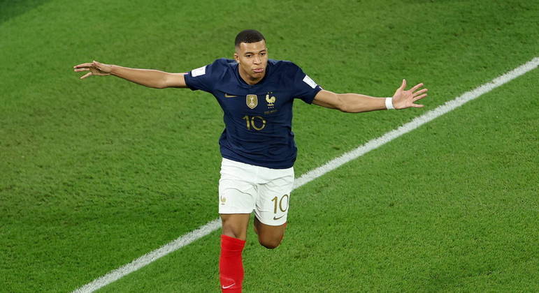 Mbappé marca duas vezes e França se classifica vencendo suposta surpresa da Copa