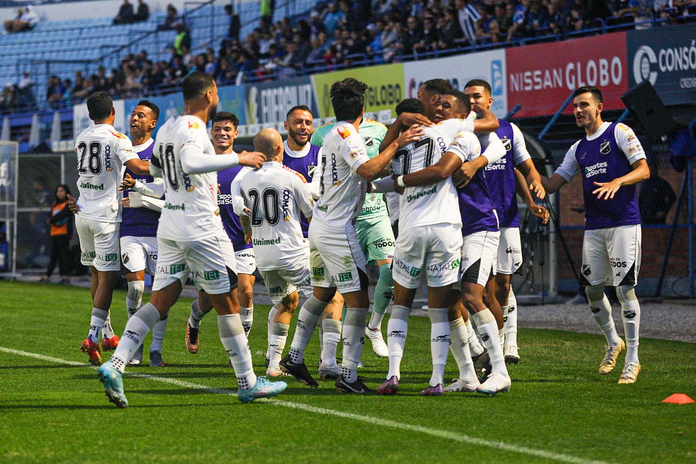 Minutos finais, claro, vencendo, você precisa ter talentos em campo