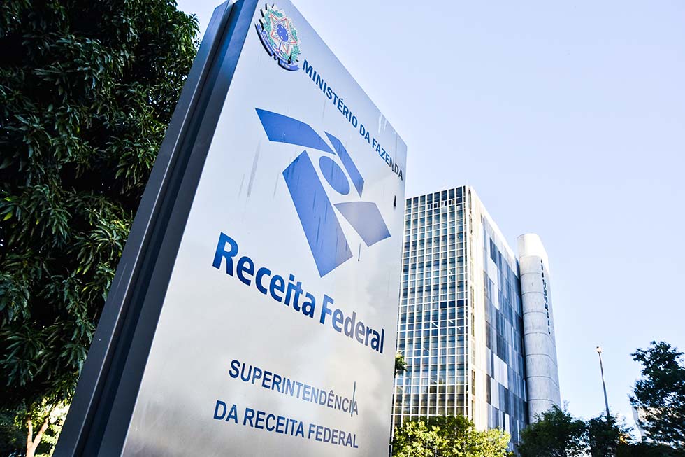 Receita libera consulta a superlote de restituição do Imposto de Renda; veja como consultar