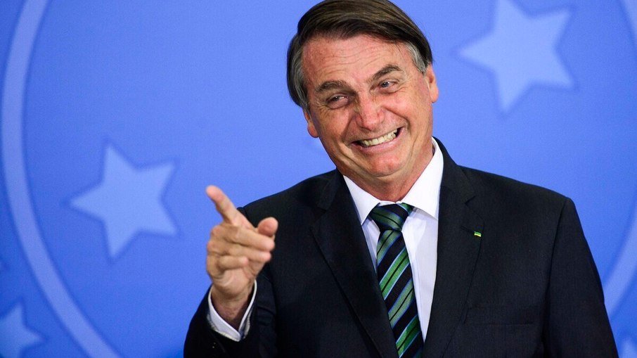 Bolsonaro concede a si mesmo título de Grão-mestre de Ordem do Mérito Científico