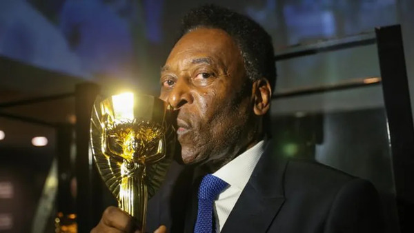 Qual foi a causa da morte de Pelé? Veja o que aponta o atestado de óbito