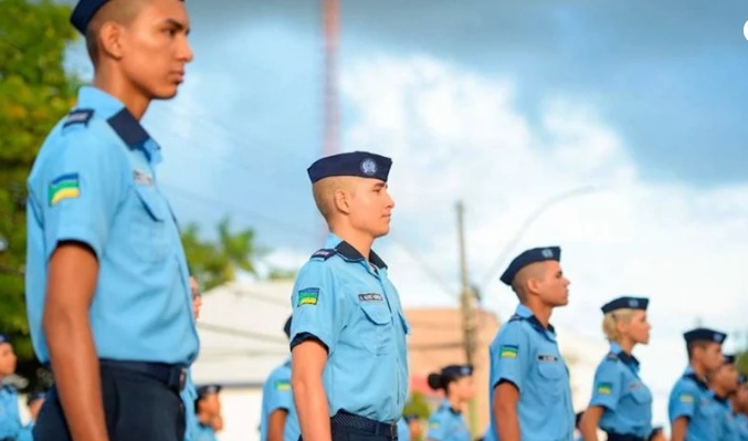 Pelo menos 19 unidades federativas vão manter escolas cívico-militar; RN ainda avalia