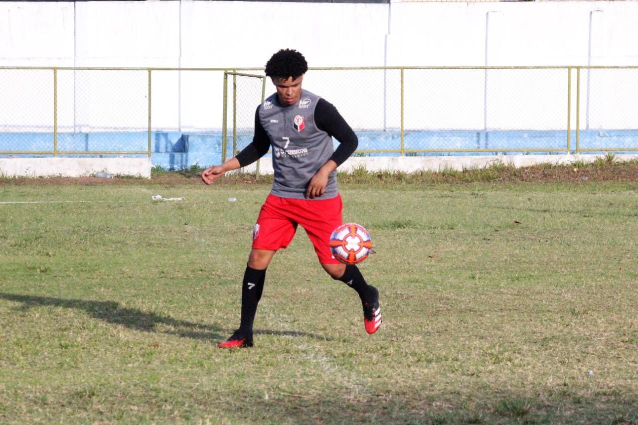 Com jogador irregular, Santa Cruz de Natal pode perder até 6 pontos no Campeonato Potiguar