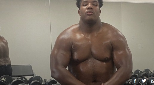 'Pequeno Hulk': Jovem de 14 anos impressiona com físico de adulto