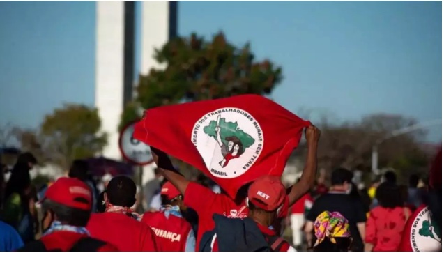 Na hora do aperto, MST apelou ao capitalismo