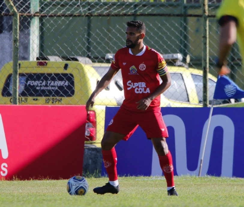 Capitão do América deve ficar fora do clássico por lesão no joelho